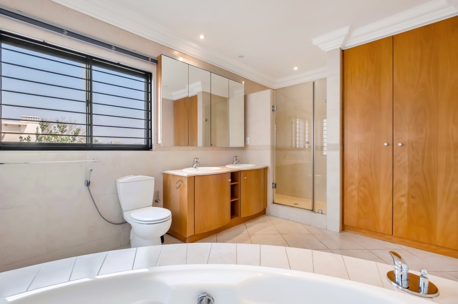 To Let 4 Bedroom Property for Rent in Morningside Gauteng