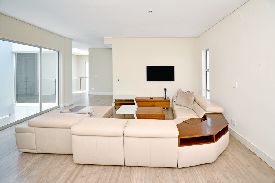 5 Bedroom Property for Sale in Morningside Gauteng