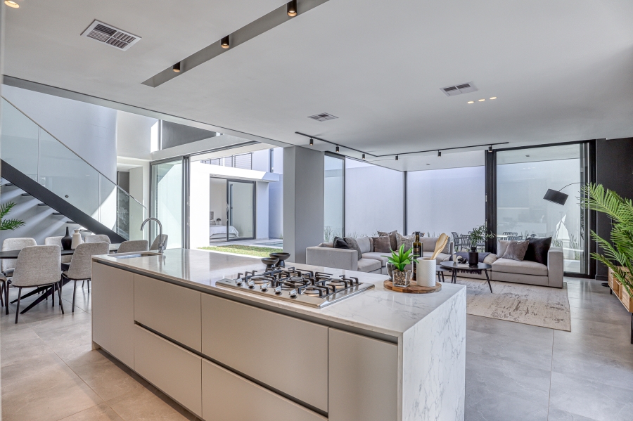 5 Bedroom Property for Sale in Atholl Gauteng