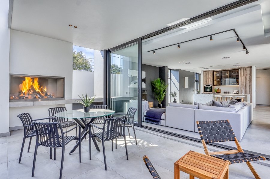 5 Bedroom Property for Sale in Atholl Gauteng