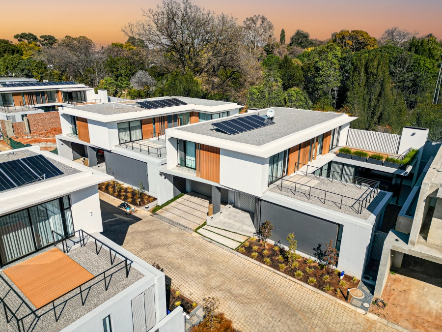 5 Bedroom Property for Sale in Atholl Gauteng