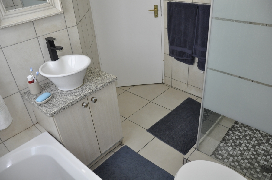 1 Bedroom Property for Sale in Parktown North Gauteng