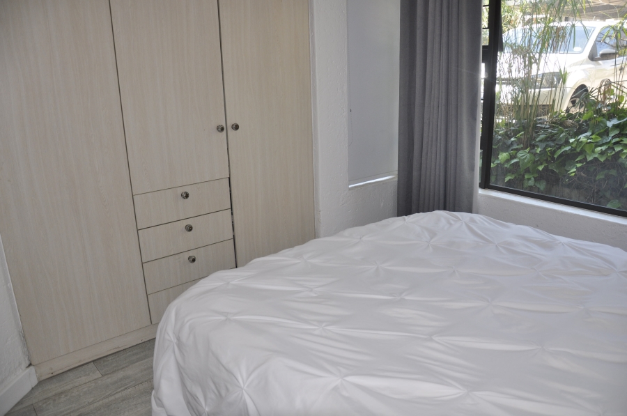 1 Bedroom Property for Sale in Parktown North Gauteng