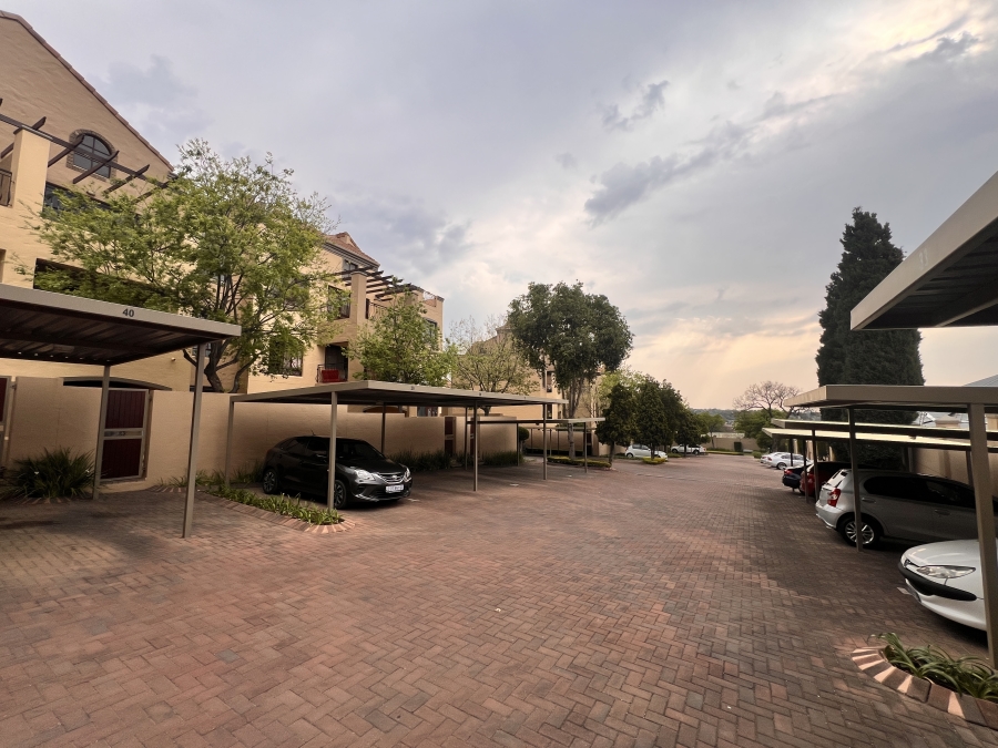 1 Bedroom Property for Sale in Lonehill Gauteng