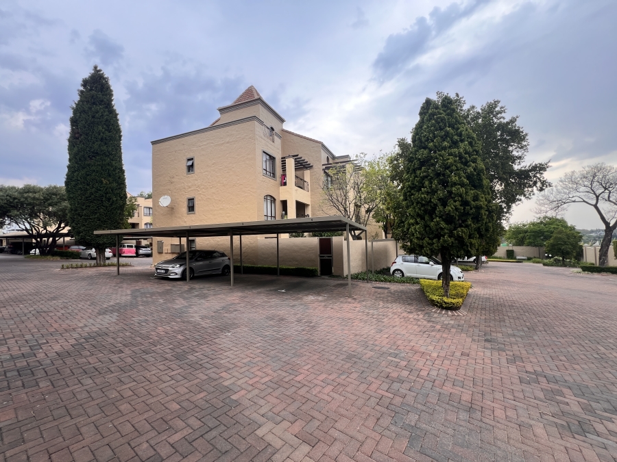 1 Bedroom Property for Sale in Lonehill Gauteng