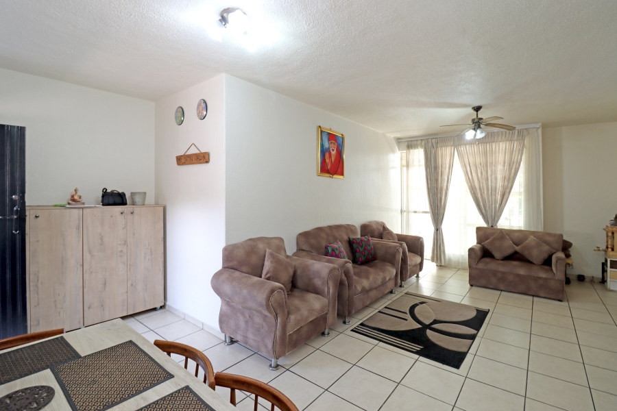 2 Bedroom Property for Sale in Wendywood Gauteng