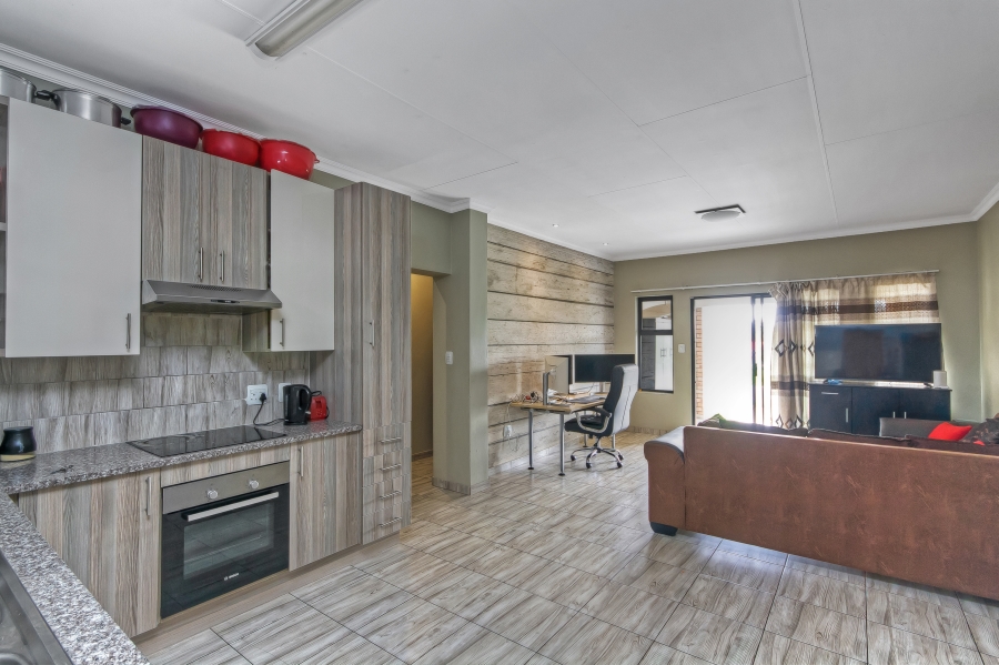 2 Bedroom Property for Sale in Noordwyk Gauteng