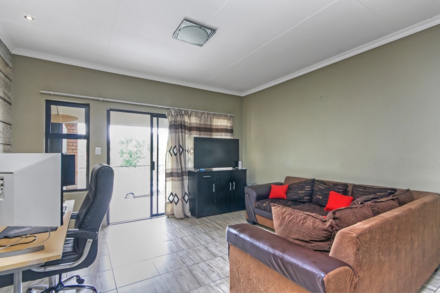 2 Bedroom Property for Sale in Noordwyk Gauteng