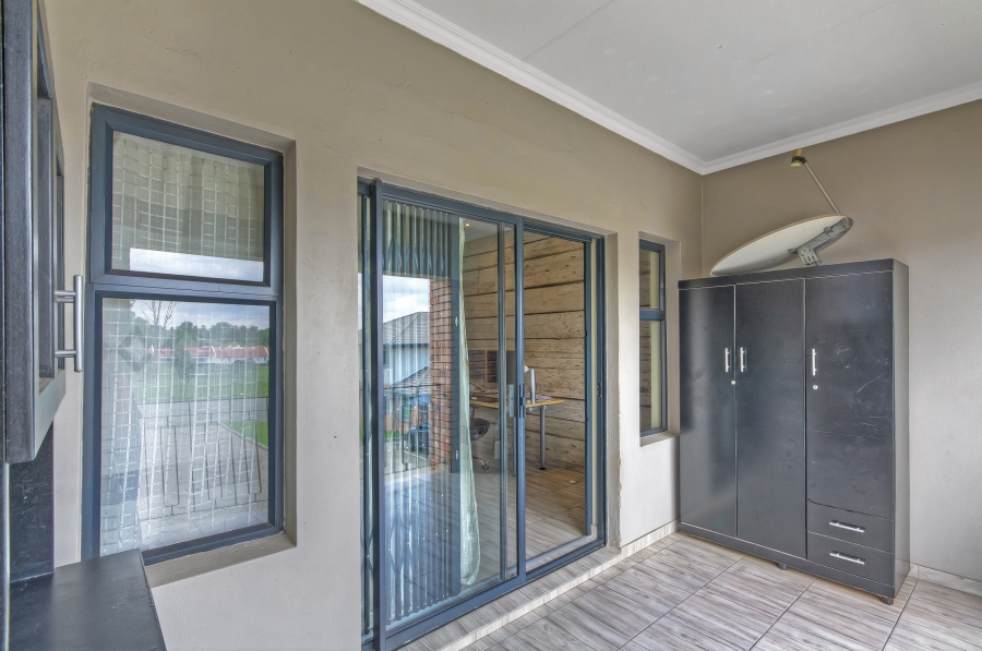 2 Bedroom Property for Sale in Noordwyk Gauteng