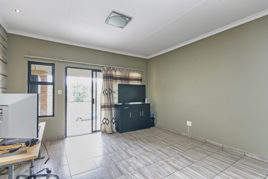 2 Bedroom Property for Sale in Noordwyk Gauteng