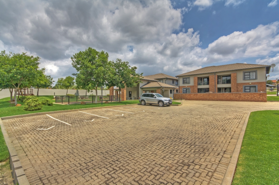 2 Bedroom Property for Sale in Noordwyk Gauteng