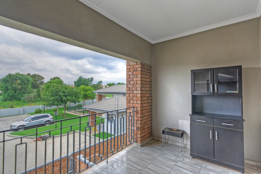 2 Bedroom Property for Sale in Noordwyk Gauteng