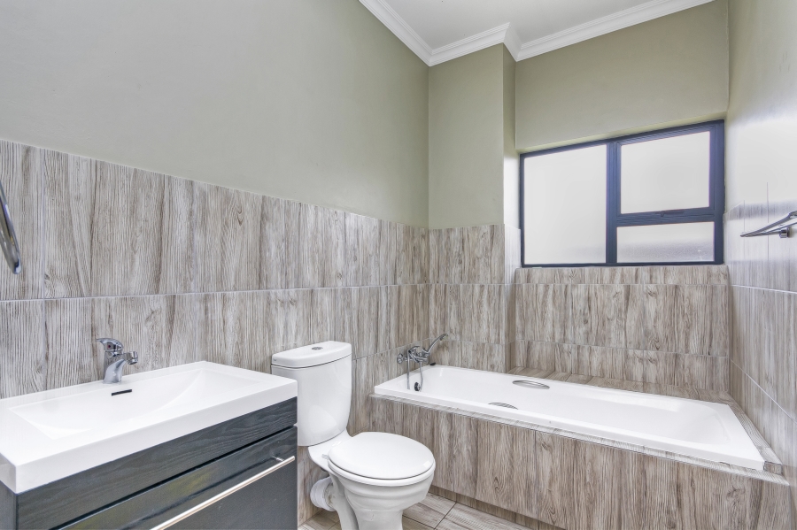 2 Bedroom Property for Sale in Noordwyk Gauteng