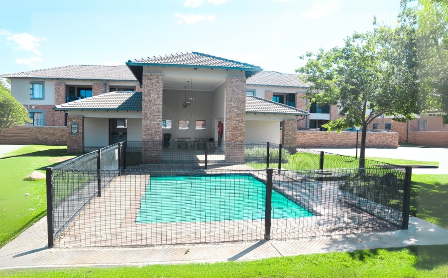 2 Bedroom Property for Sale in Noordwyk Gauteng