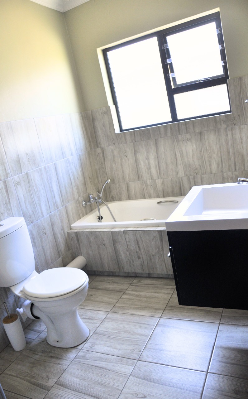 2 Bedroom Property for Sale in Noordwyk Gauteng