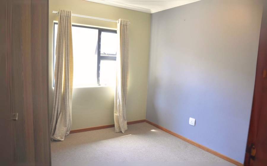 2 Bedroom Property for Sale in Noordwyk Gauteng