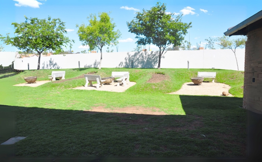 2 Bedroom Property for Sale in Noordwyk Gauteng