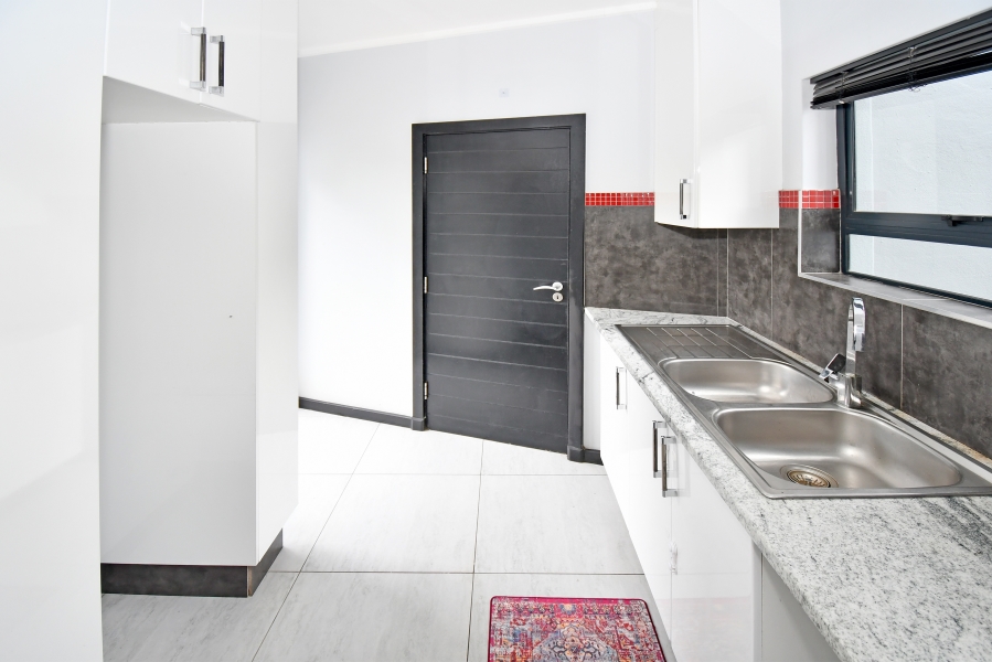 4 Bedroom Property for Sale in Copperleaf Estate Gauteng