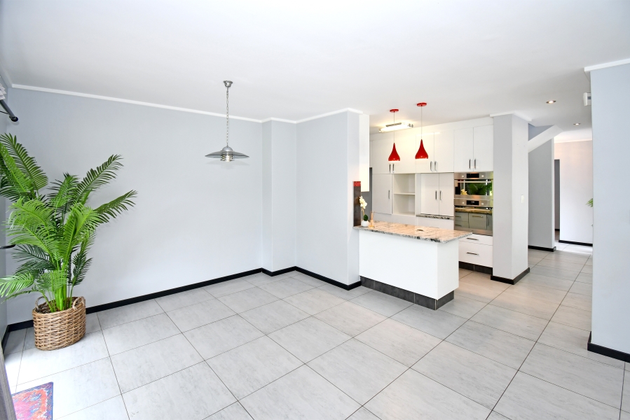 4 Bedroom Property for Sale in Copperleaf Estate Gauteng