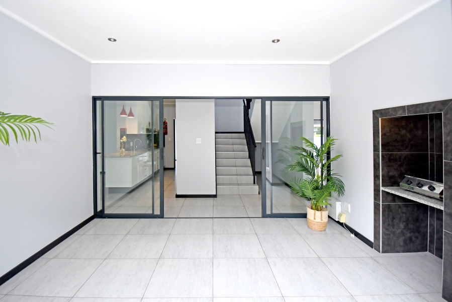 4 Bedroom Property for Sale in Copperleaf Estate Gauteng