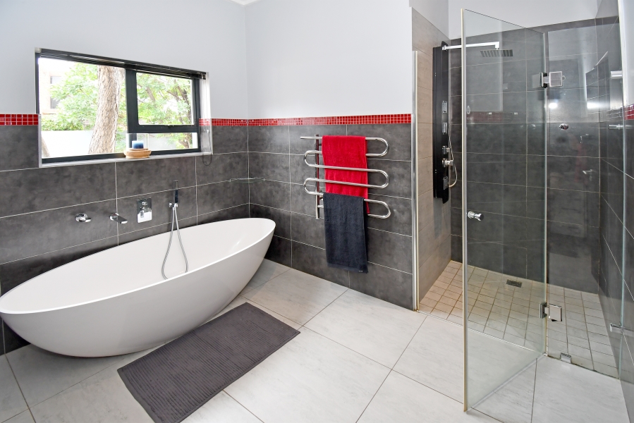 4 Bedroom Property for Sale in Copperleaf Estate Gauteng