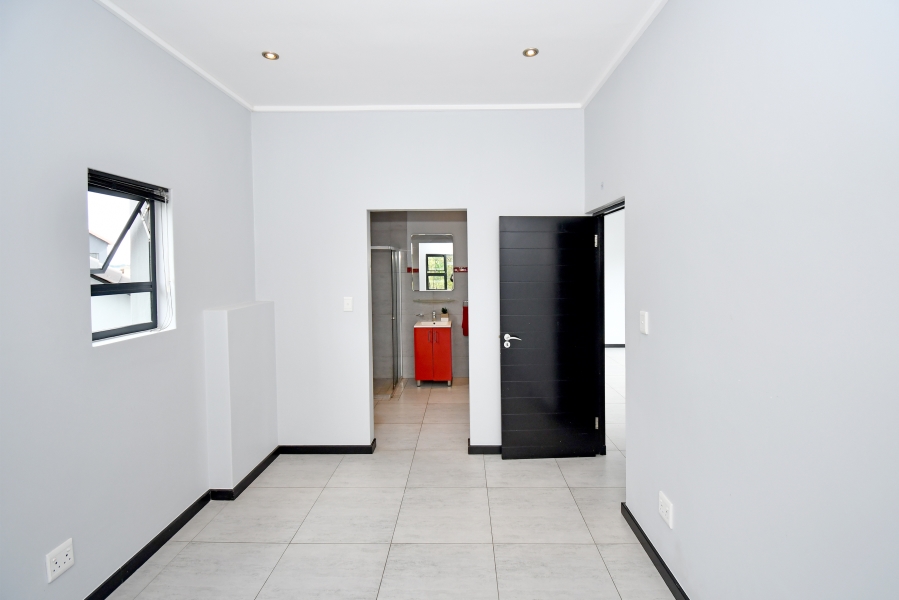 4 Bedroom Property for Sale in Copperleaf Estate Gauteng