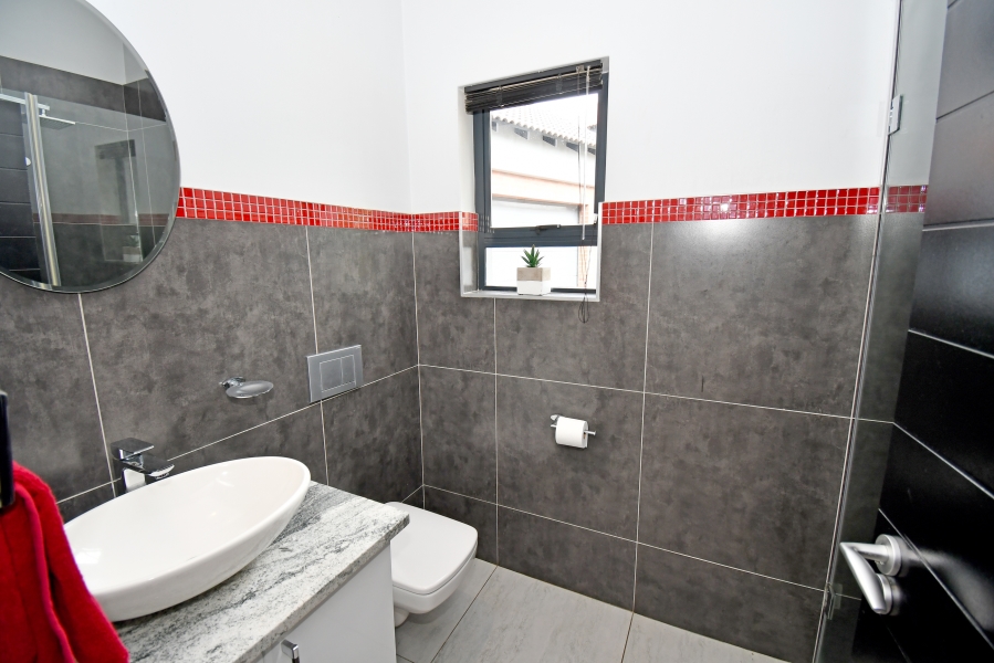 4 Bedroom Property for Sale in Copperleaf Estate Gauteng