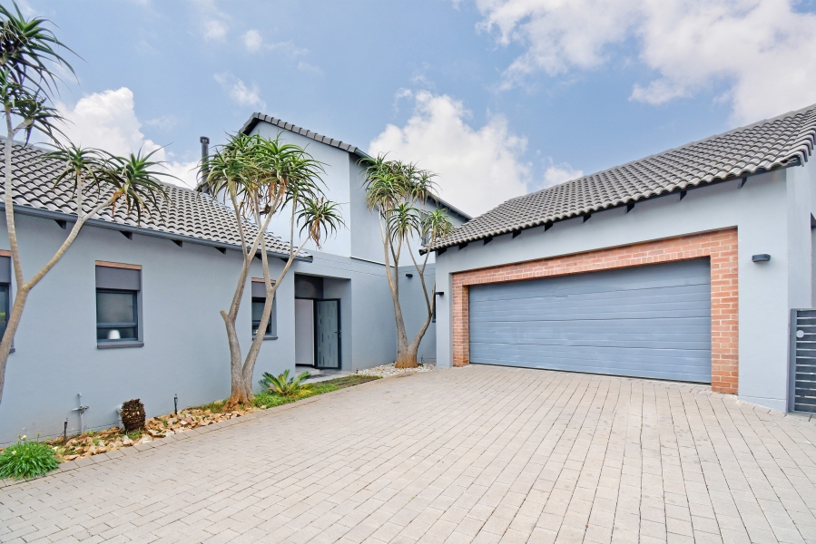 4 Bedroom Property for Sale in Copperleaf Estate Gauteng