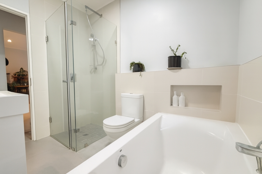 2 Bedroom Property for Sale in Lonehill Gauteng