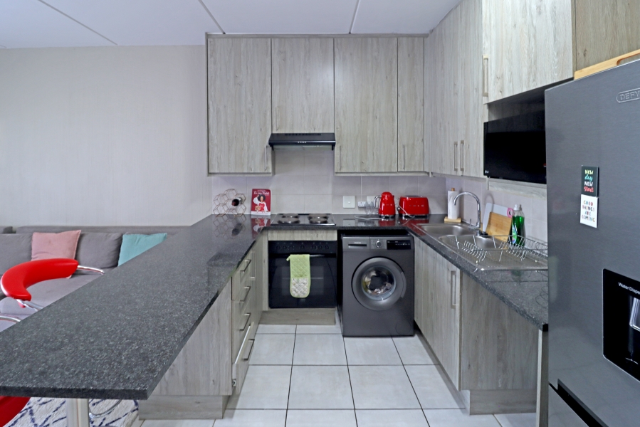 2 Bedroom Property for Sale in Barbeque Downs Gauteng