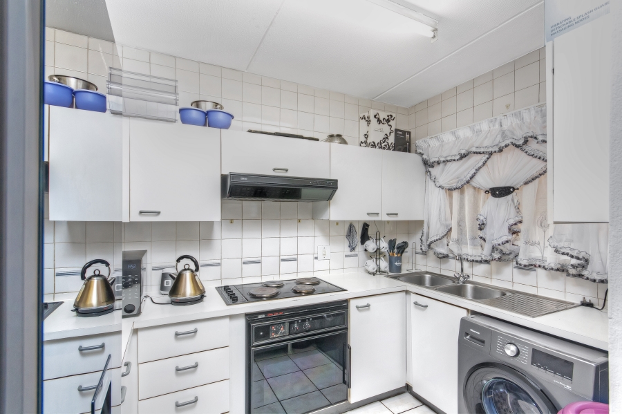 2 Bedroom Property for Sale in Buccleuch Gauteng