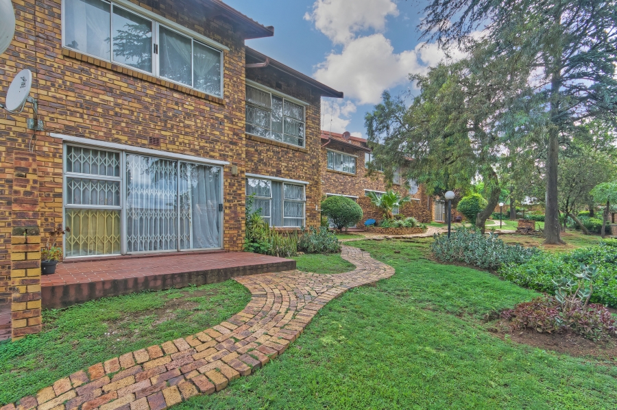 2 Bedroom Property for Sale in Buccleuch Gauteng