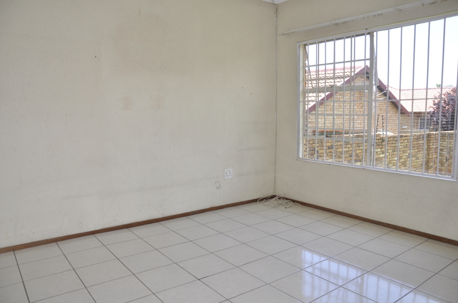 2 Bedroom Property for Sale in Kyalami Hills Gauteng