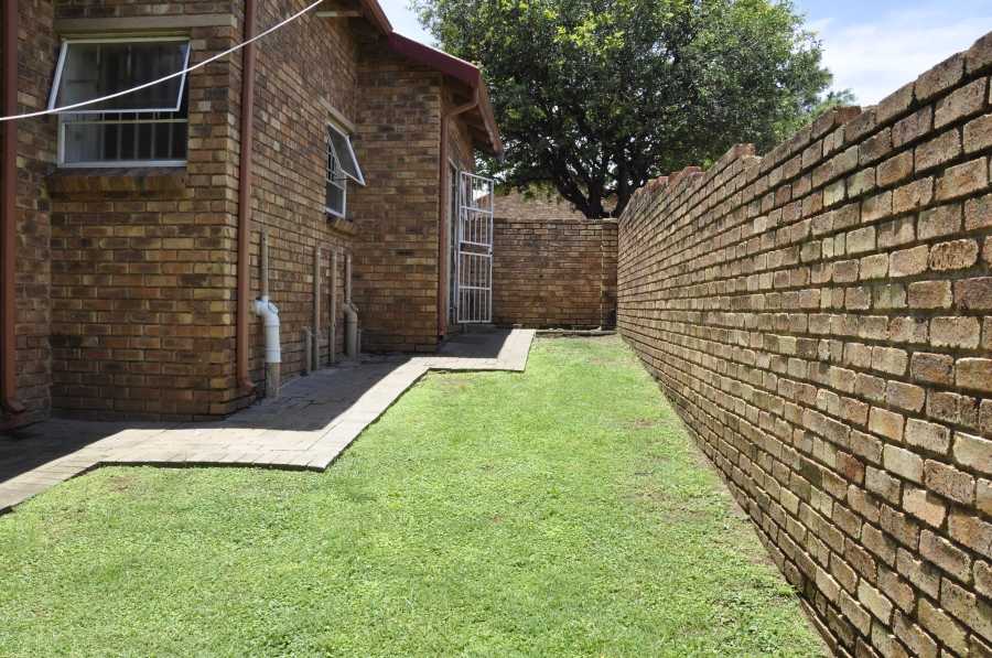 2 Bedroom Property for Sale in Kyalami Hills Gauteng