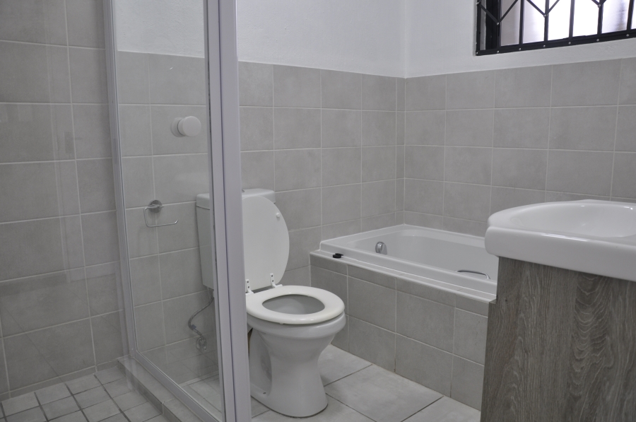 To Let 2 Bedroom Property for Rent in Barbeque Downs Gauteng