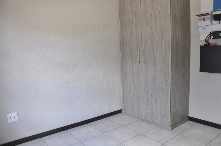 To Let 2 Bedroom Property for Rent in Barbeque Downs Gauteng