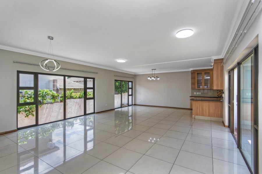 5 Bedroom Property for Sale in Kyalami Glen Estate Gauteng