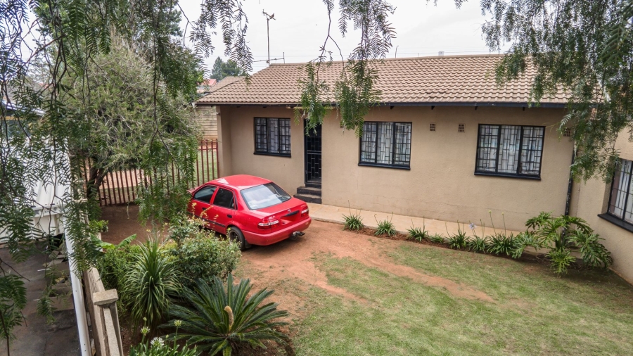 4 Bedroom Property for Sale in Lenasia South Gauteng