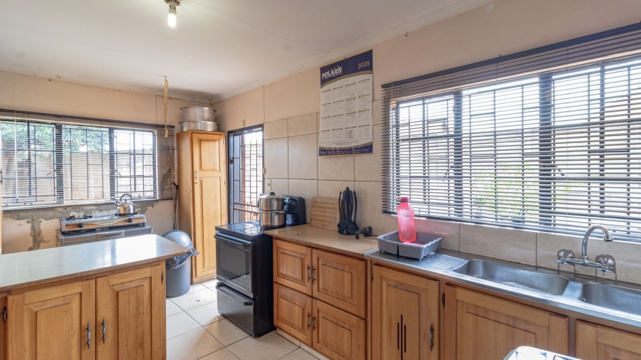 4 Bedroom Property for Sale in Lenasia South Gauteng