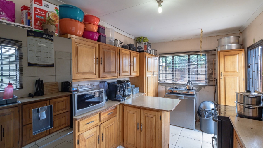 4 Bedroom Property for Sale in Lenasia South Gauteng