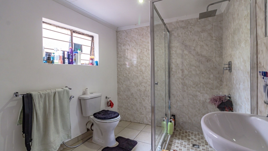 4 Bedroom Property for Sale in Lenasia South Gauteng