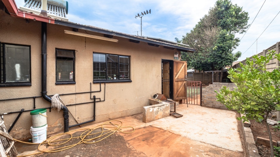 4 Bedroom Property for Sale in Lenasia South Gauteng