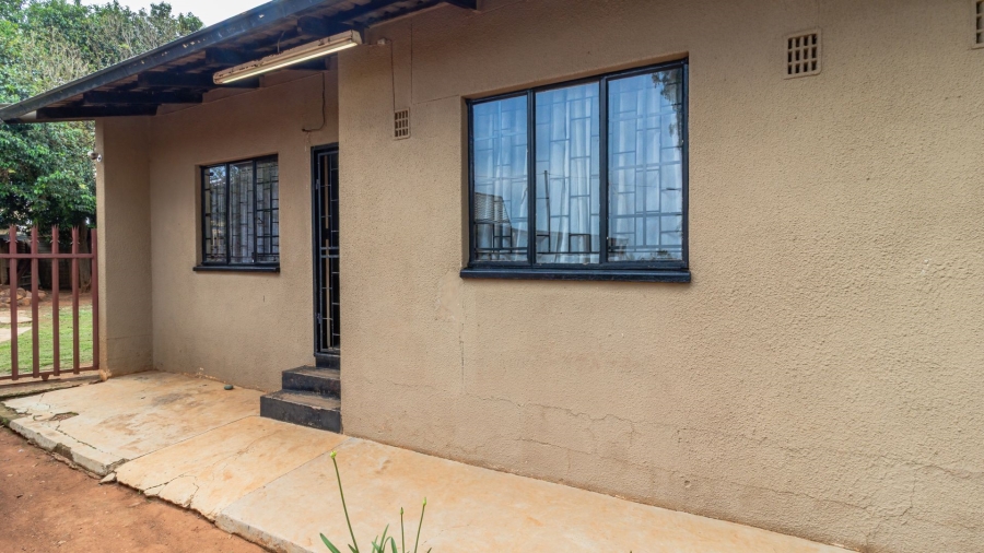 4 Bedroom Property for Sale in Lenasia South Gauteng