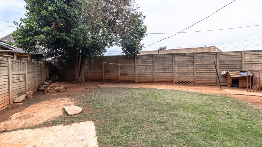4 Bedroom Property for Sale in Lenasia South Gauteng