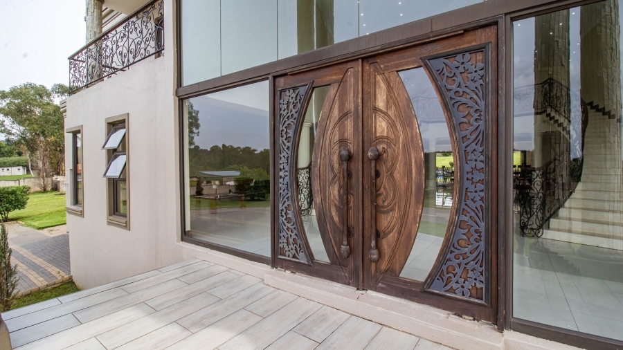 5 Bedroom Property for Sale in Golf View Gauteng