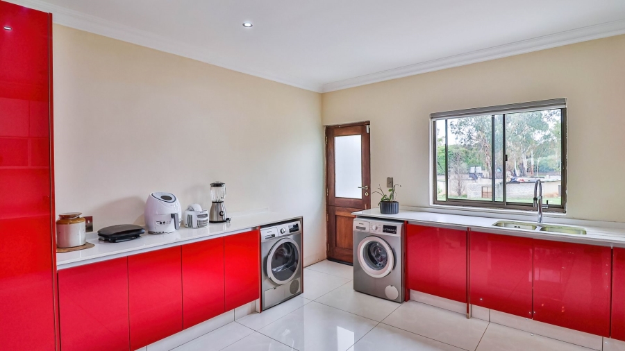 5 Bedroom Property for Sale in Golf View Gauteng