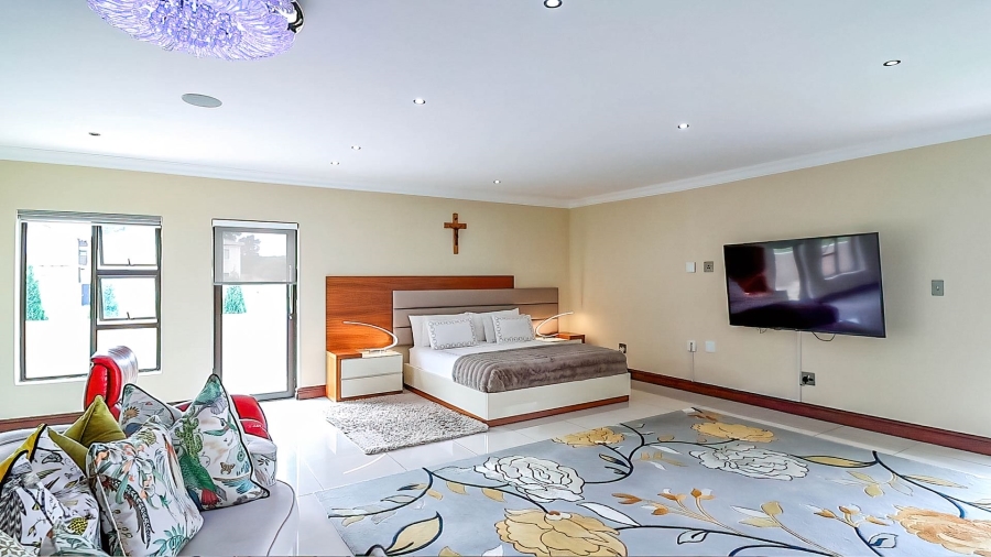 5 Bedroom Property for Sale in Golf View Gauteng