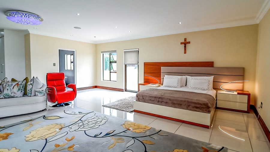 5 Bedroom Property for Sale in Golf View Gauteng