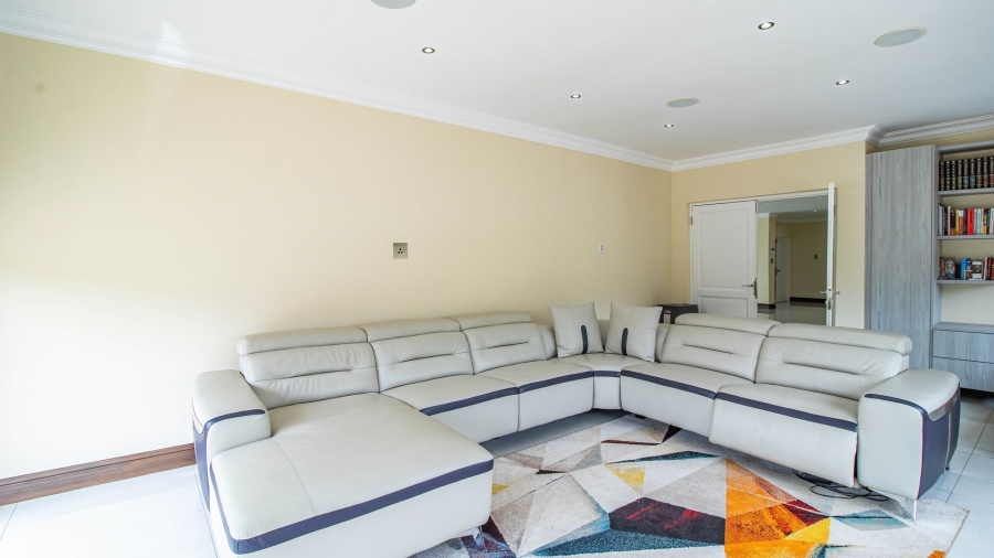 5 Bedroom Property for Sale in Golf View Gauteng