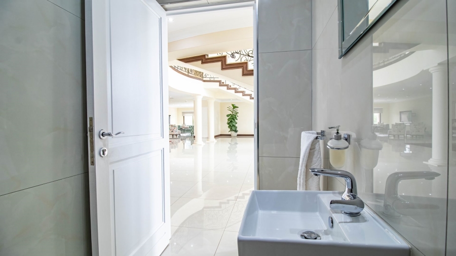 5 Bedroom Property for Sale in Golf View Gauteng